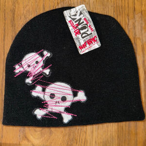 NOS Vintage Y2K Hot Topic Blk/Pink Skull & Cross Bones Knit Beanie Cap Hat